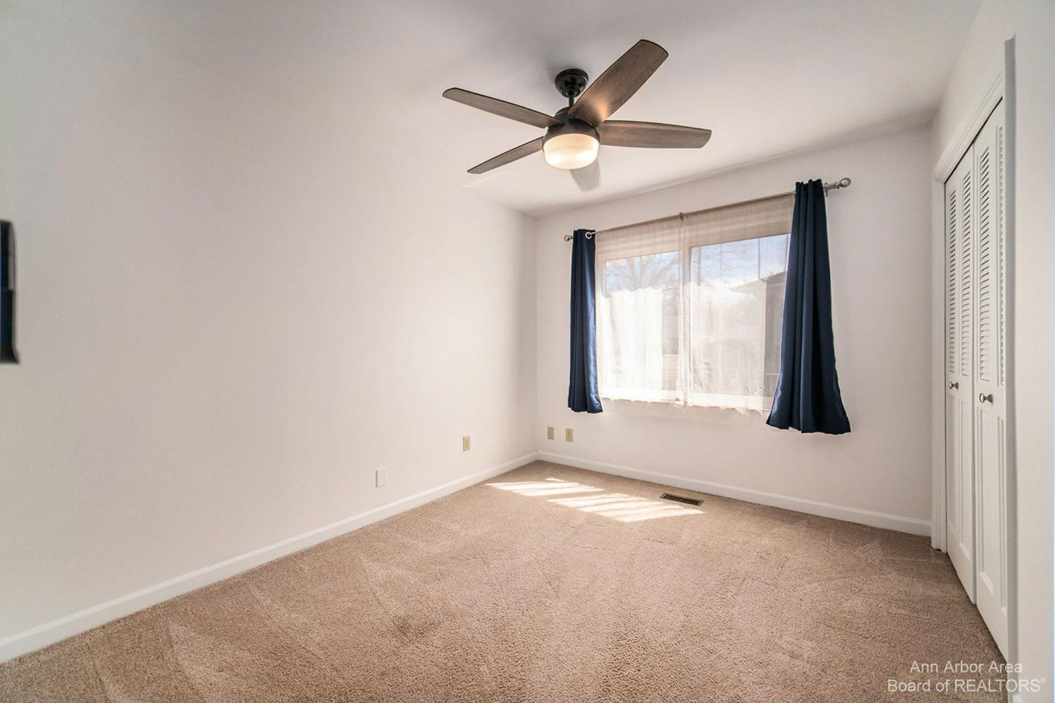 910 Arbordale Street