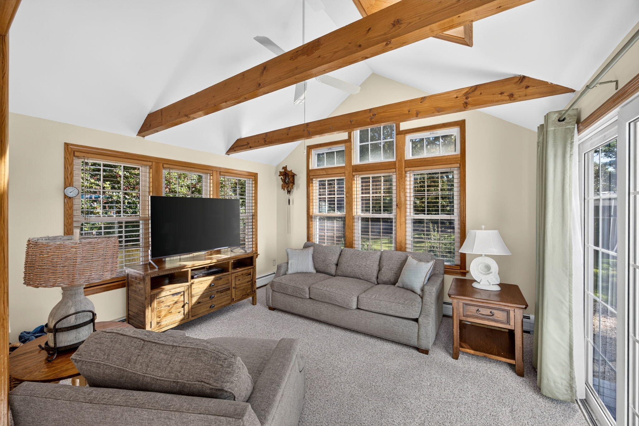 16 Holly Ridge Drive