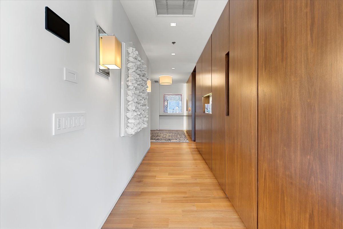 250 E Pearson Street Unit: 2705