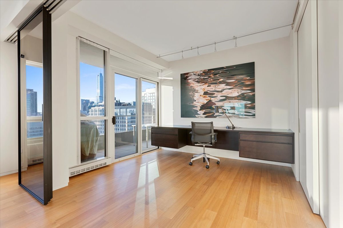 250 E Pearson Street Unit: 2705