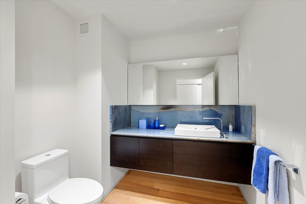 250 E Pearson Street Unit: 2705