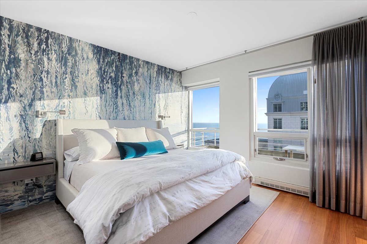 250 E Pearson Street Unit: 2705