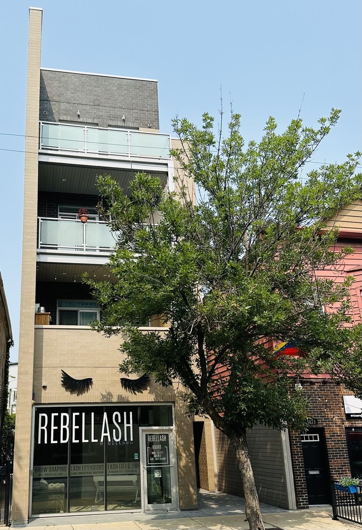 2918 N Lakewood Avenue Unit: 2