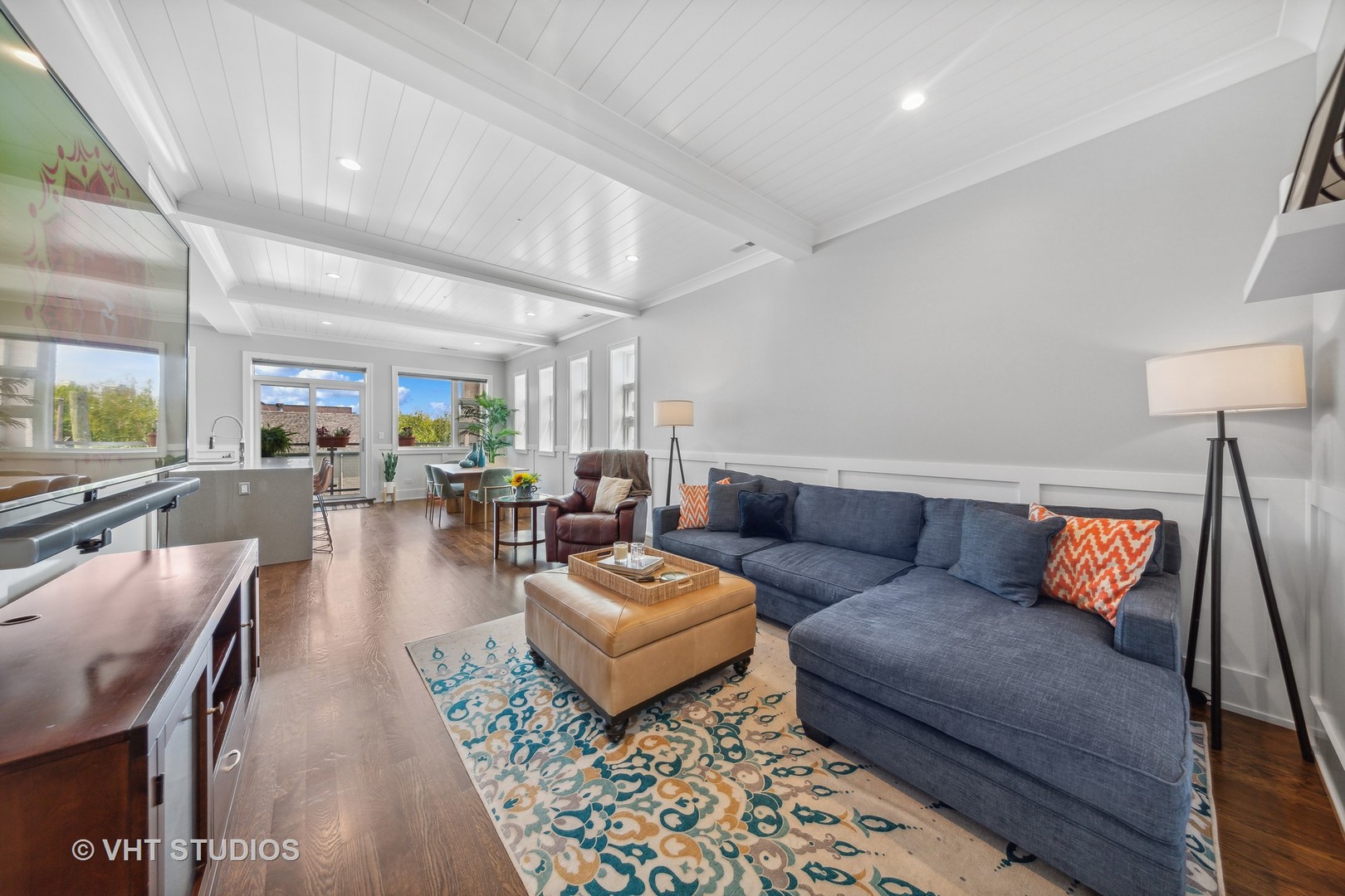 2918 N Lakewood Avenue Unit: 2