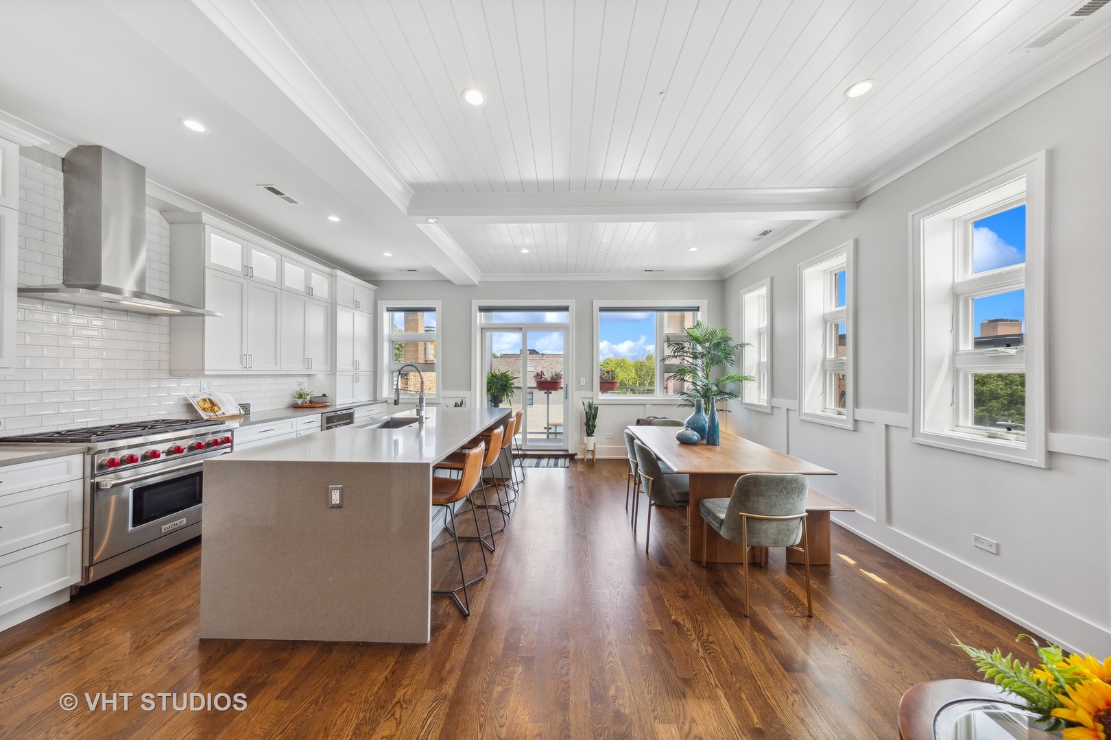 2918 N Lakewood Avenue Unit: 2