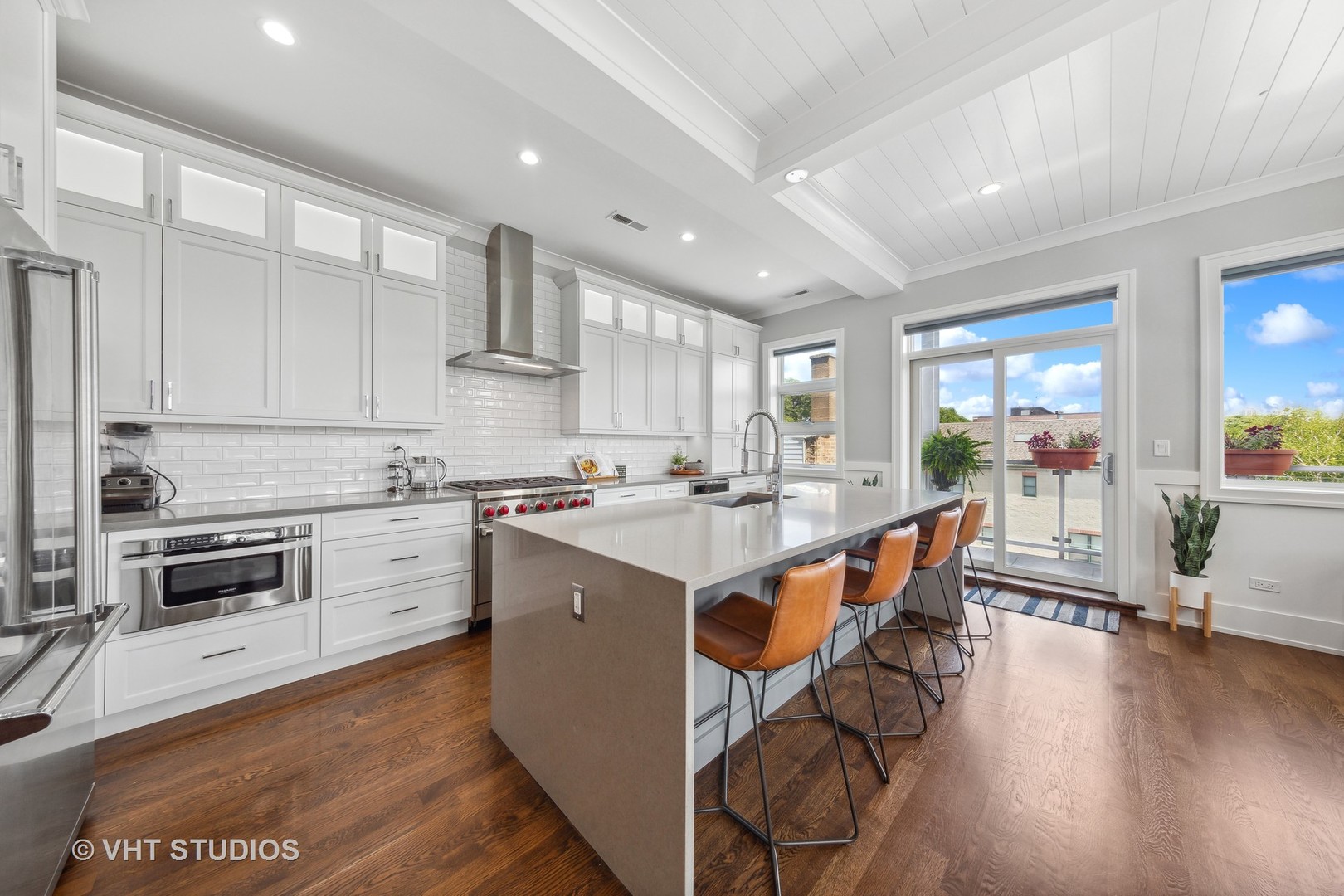 2918 N Lakewood Avenue Unit: 2