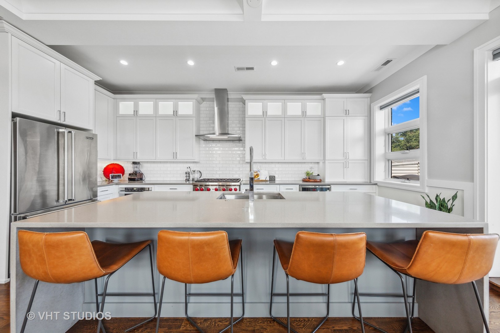 2918 N Lakewood Avenue Unit: 2