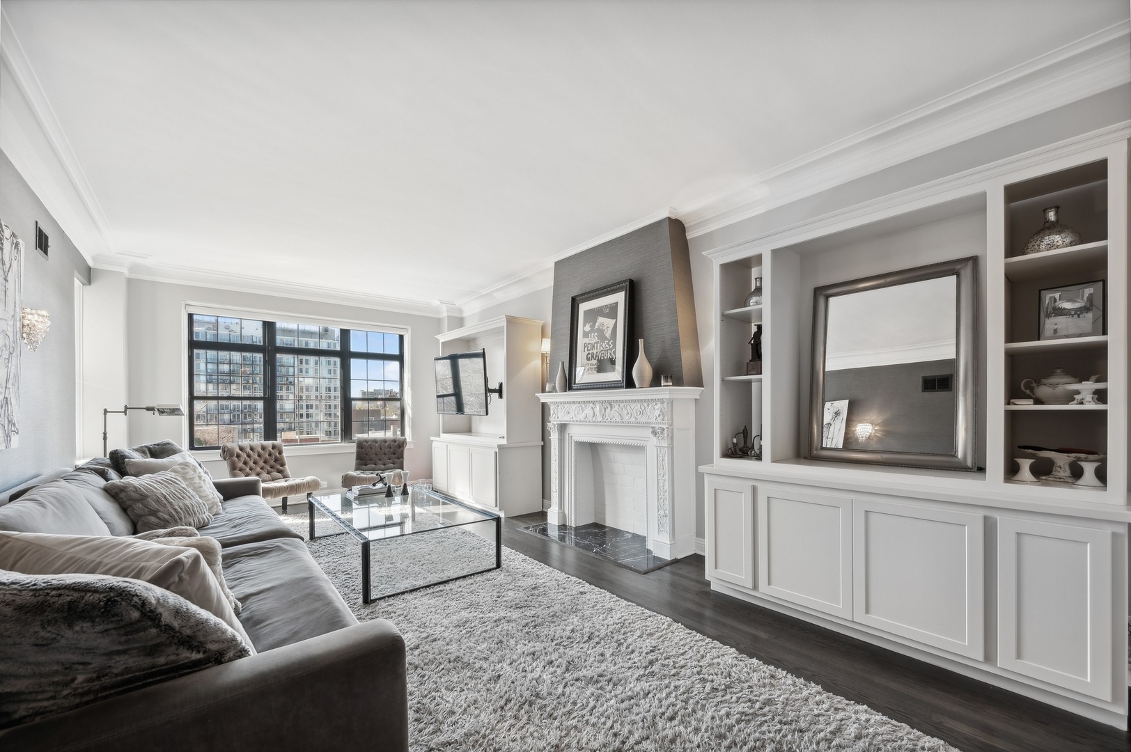 444 W BELMONT Avenue Unit: 6A