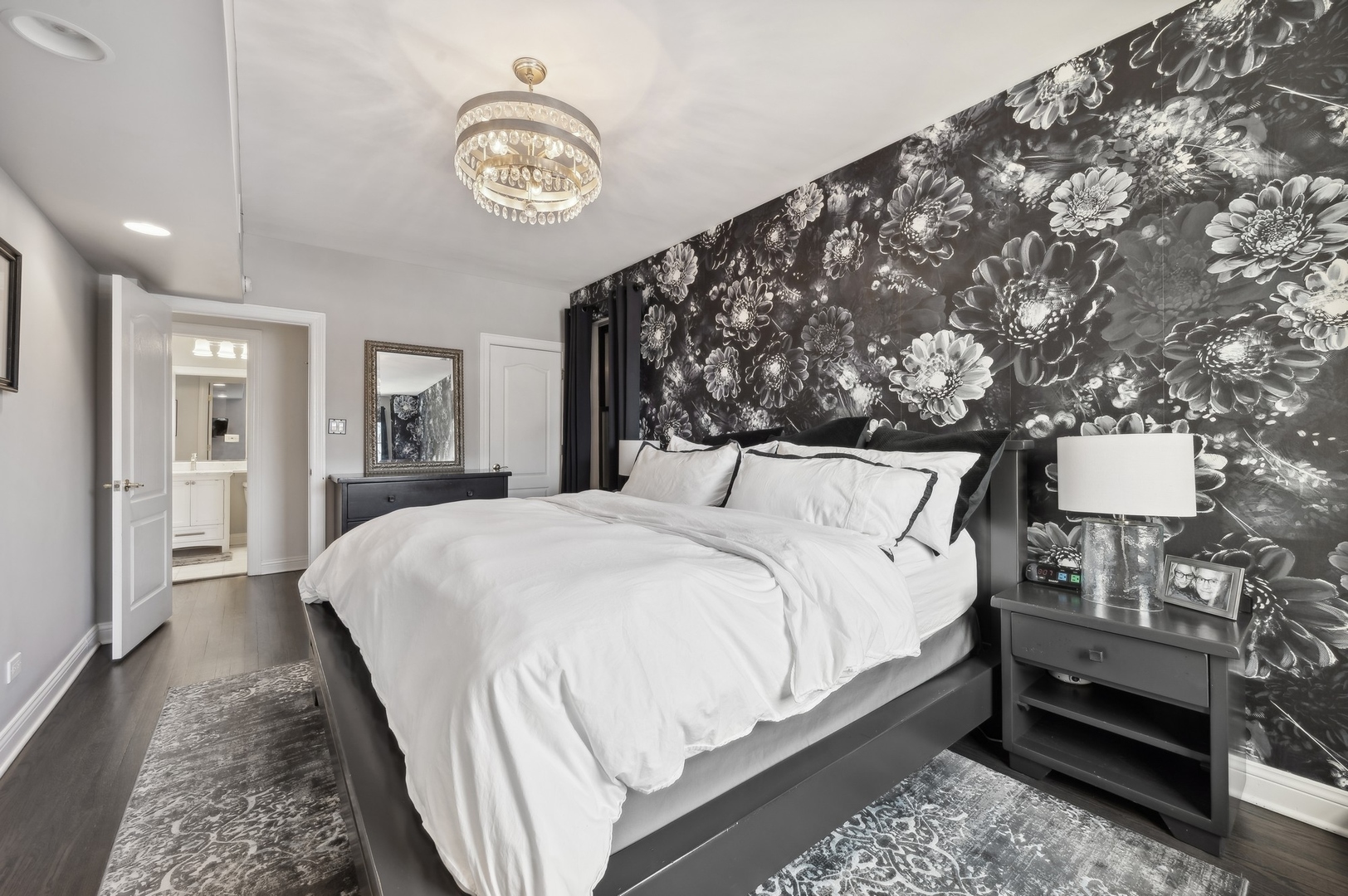 444 W BELMONT Avenue Unit: 6A