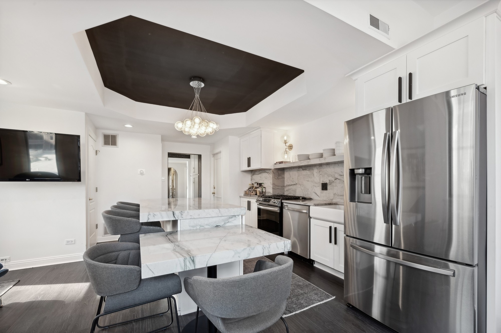 444 W BELMONT Avenue Unit: 6A