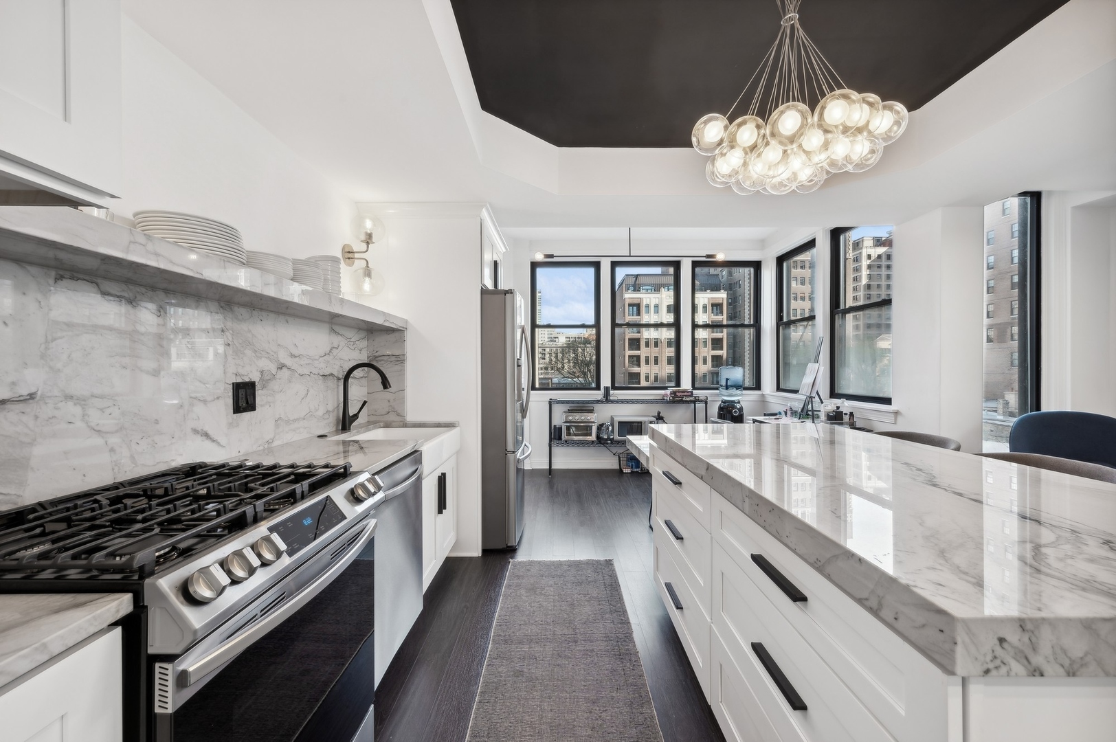 444 W BELMONT Avenue Unit: 6A