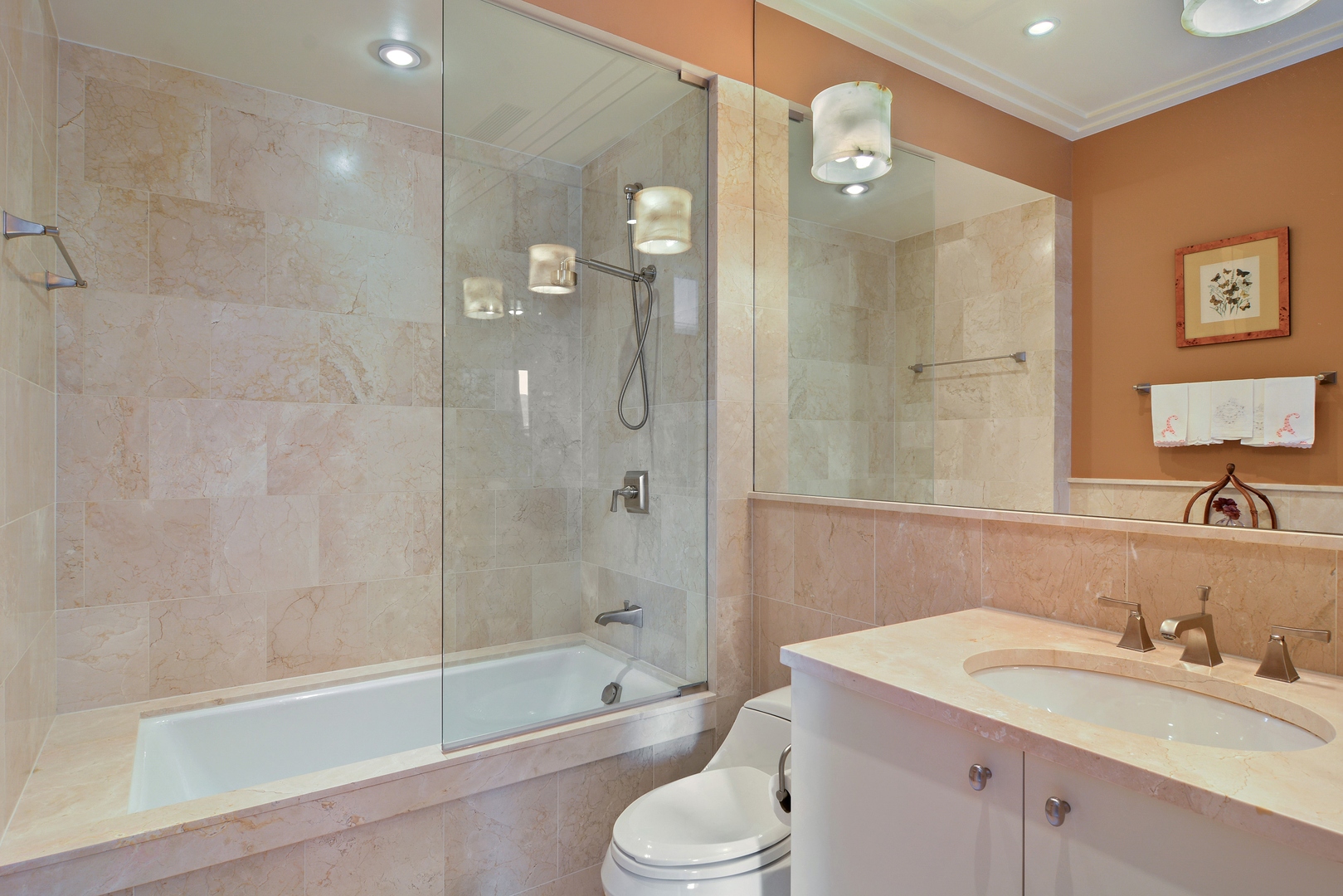 159 E Walton Place Unit: 16D