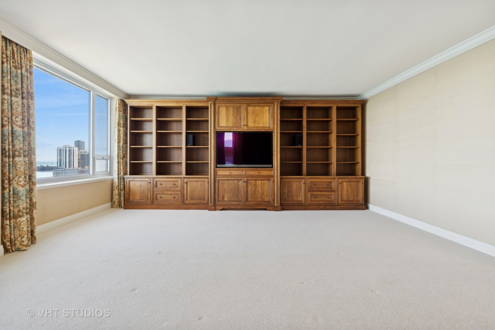 1300 N Lake Shore Drive Unit: 22CD
