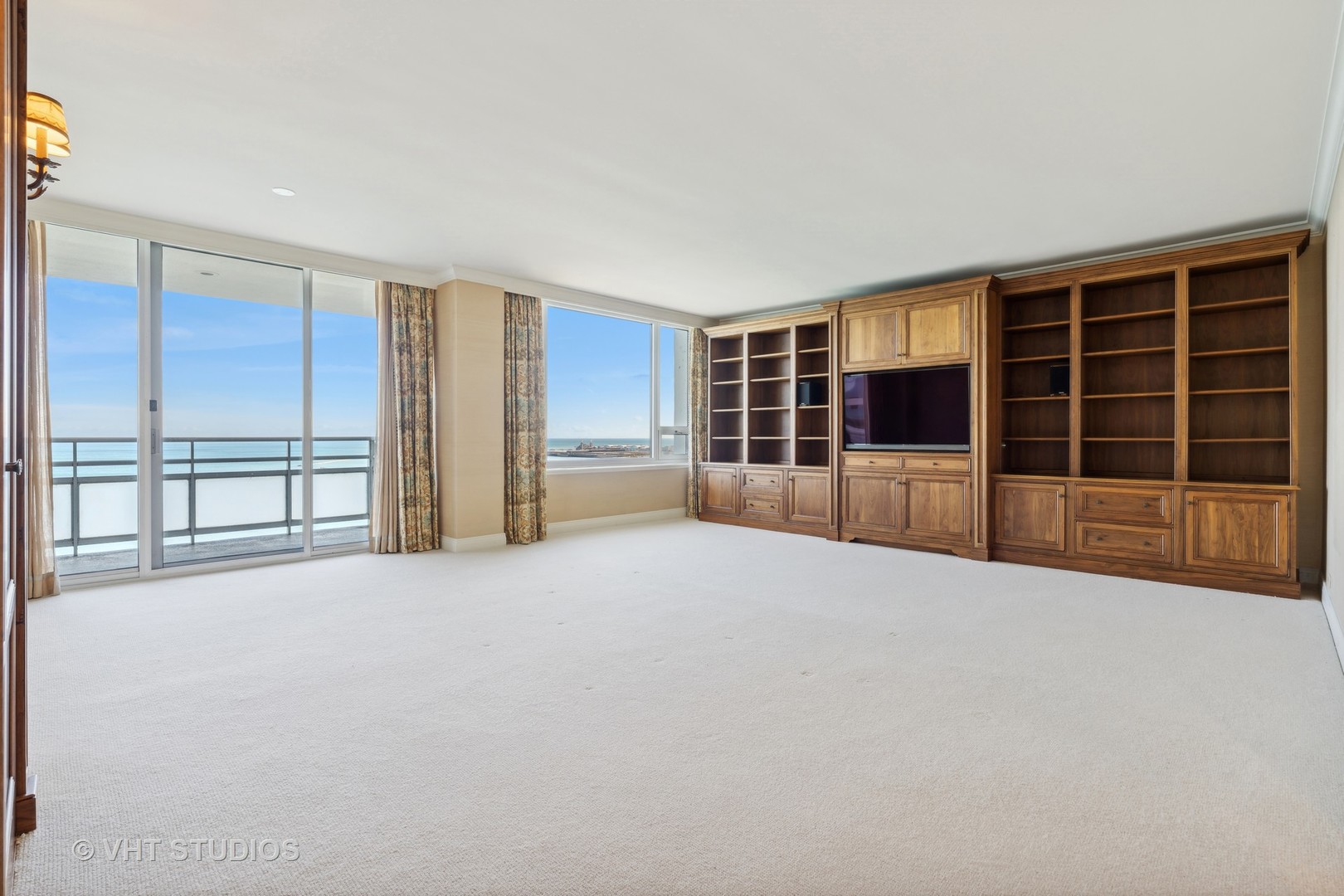 1300 N Lake Shore Drive Unit: 22CD