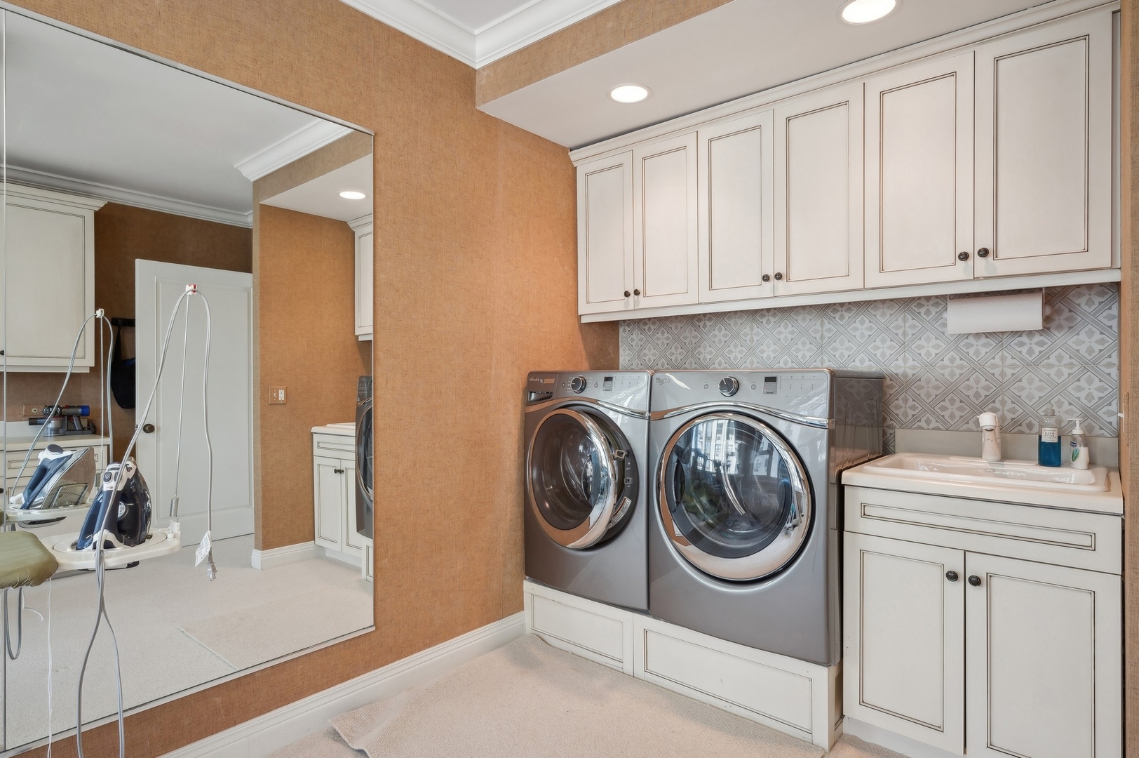 1300 N Lake Shore Drive Unit: 22CD