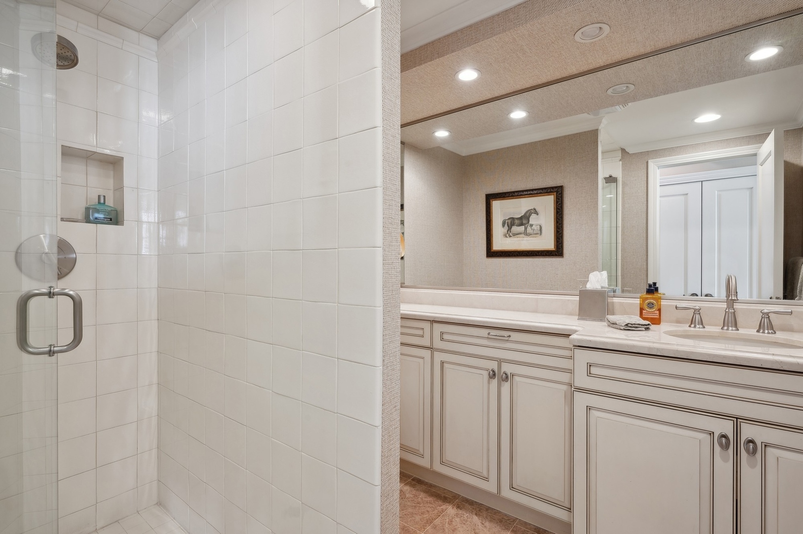 1300 N Lake Shore Drive Unit: 22CD