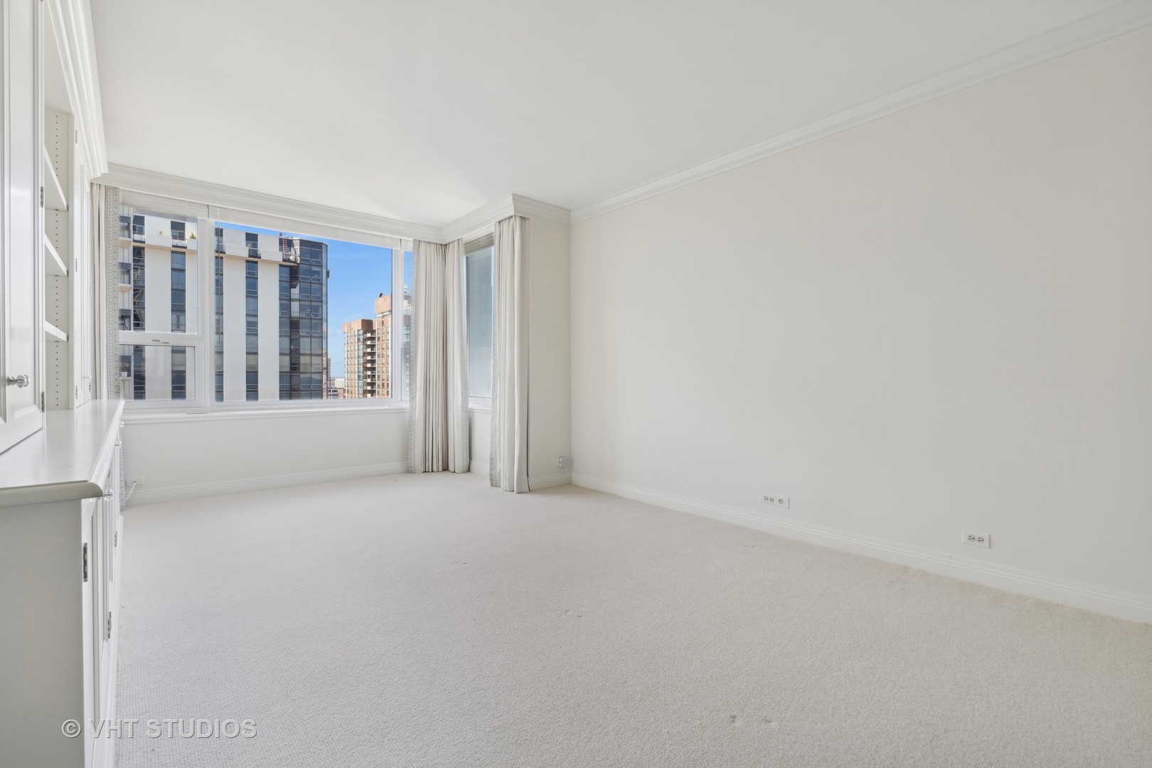 1300 N Lake Shore Drive Unit: 22CD