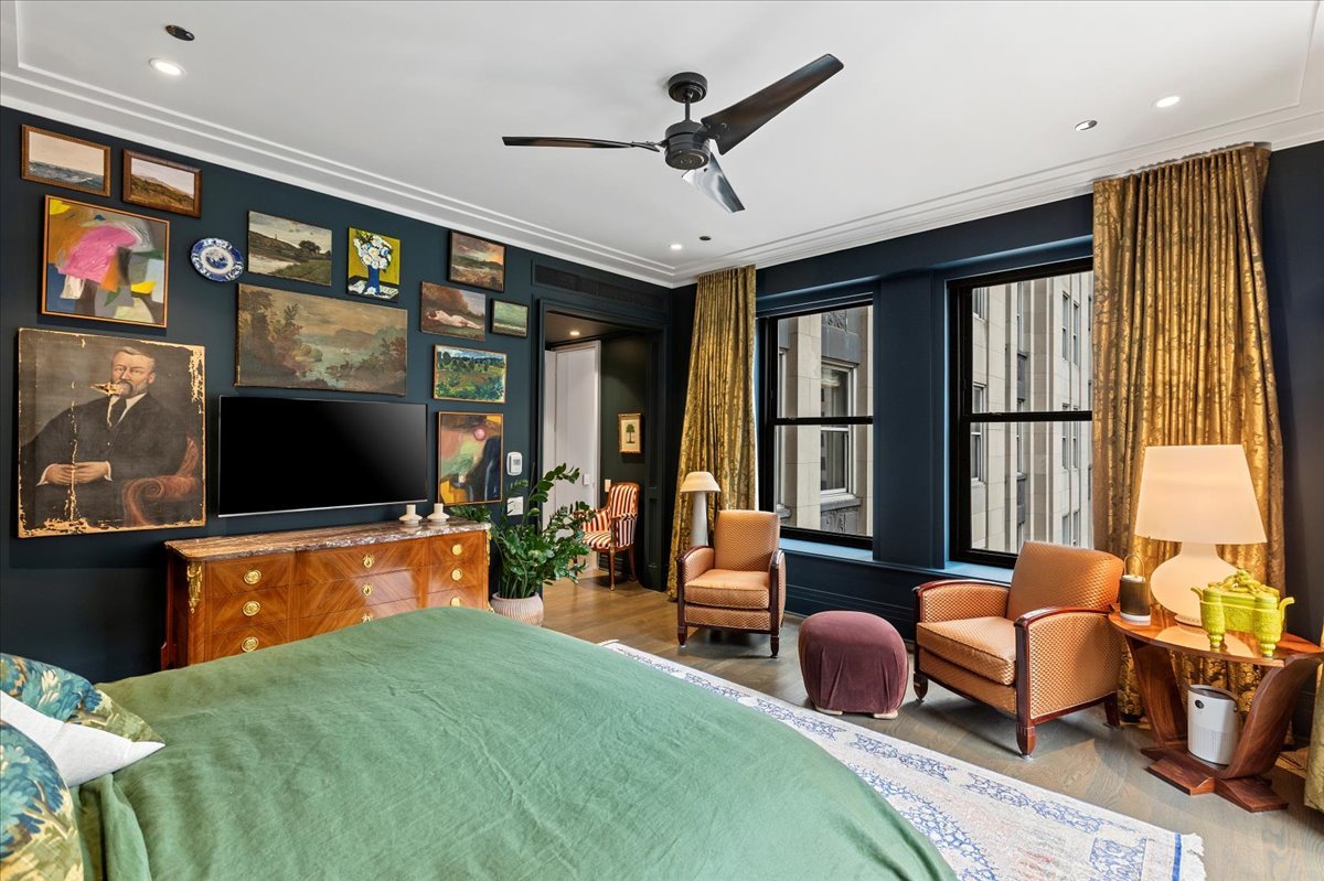 159 E Walton Place Unit: 8C