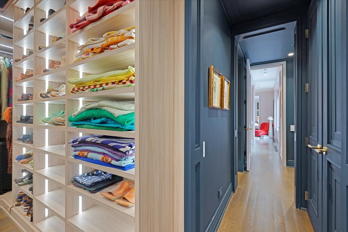 159 E Walton Place Unit: 8C