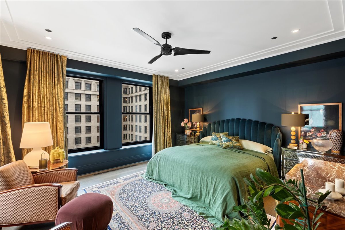 159 E Walton Place Unit: 8C