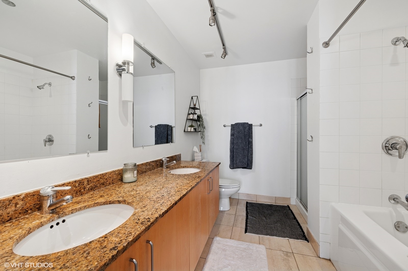 333 W HUBBARD Street Unit: 708