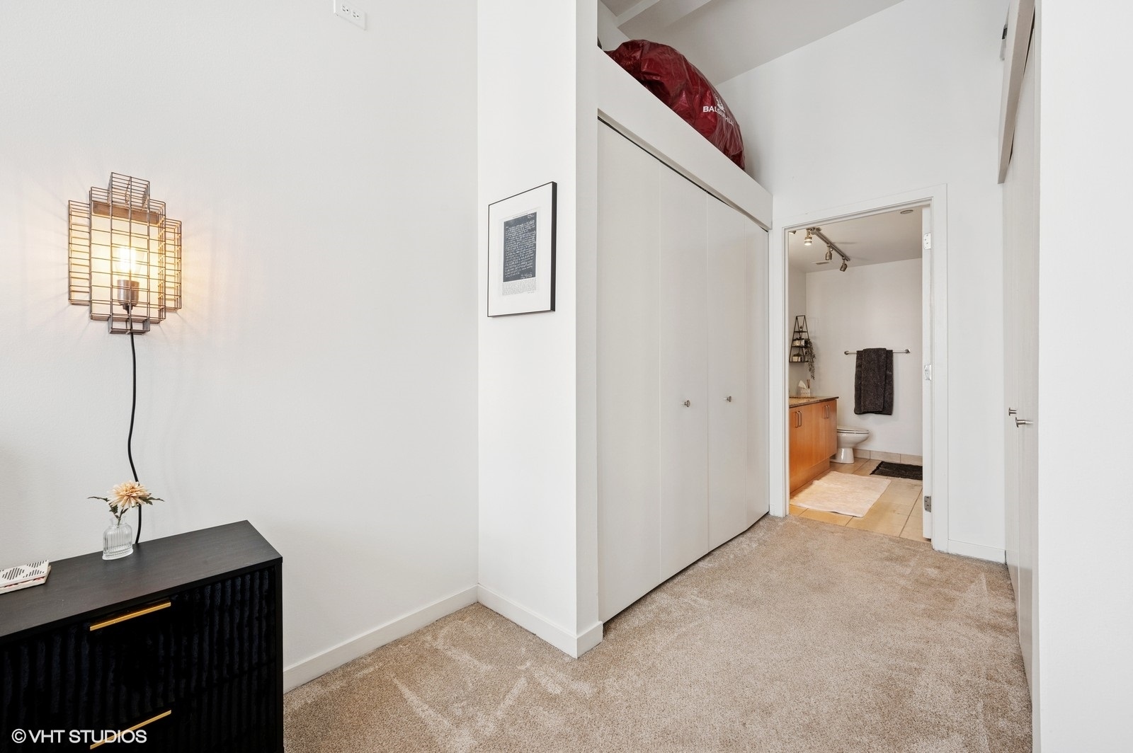 333 W HUBBARD Street Unit: 708