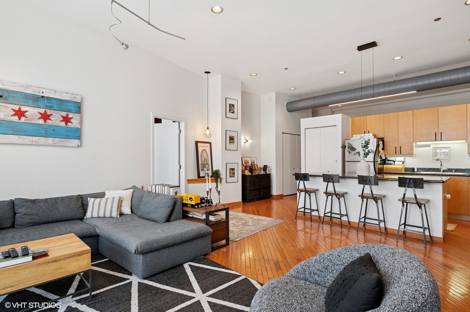 333 W HUBBARD Street Unit: 708