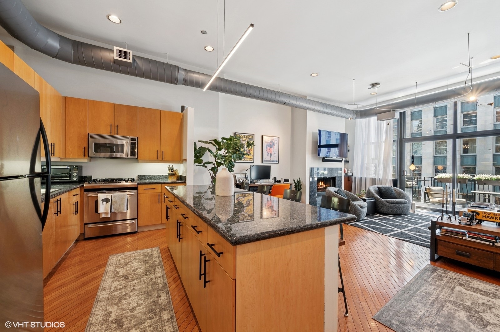 333 W HUBBARD Street Unit: 708