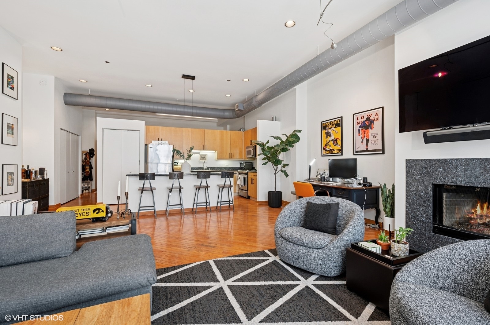333 W HUBBARD Street Unit: 708