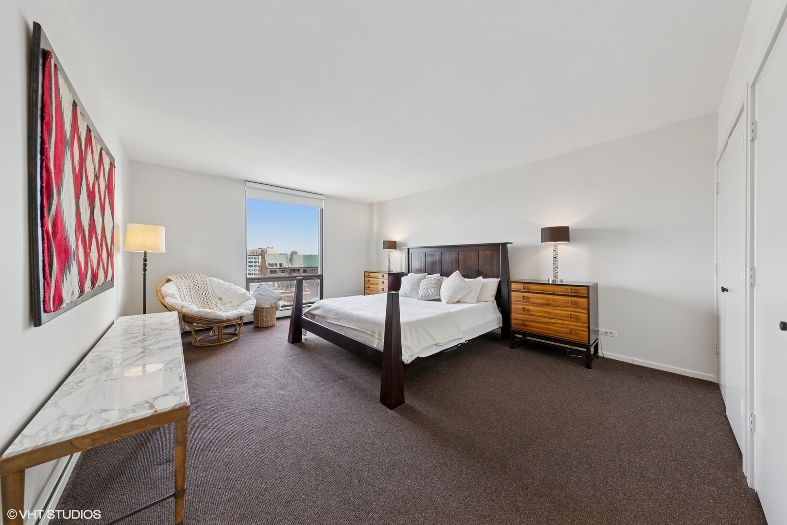 100 E Bellevue Place Unit: 24E