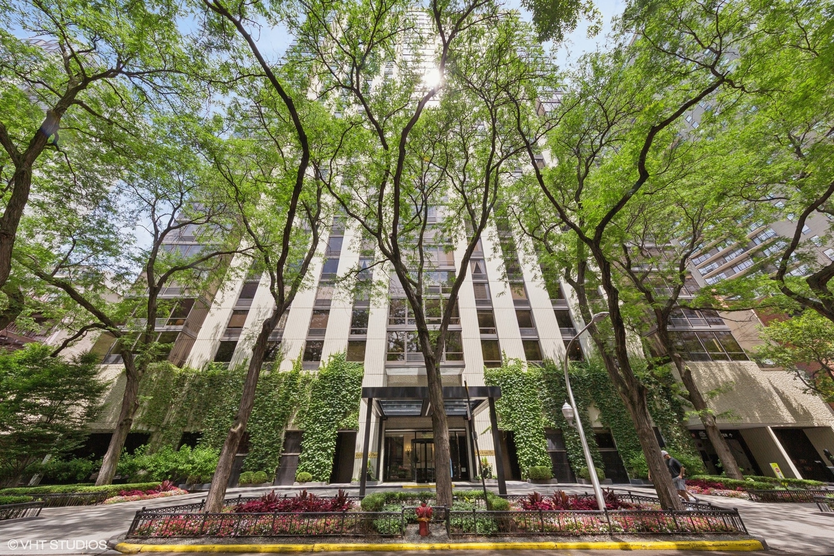 100 E Bellevue Place Unit: 24E