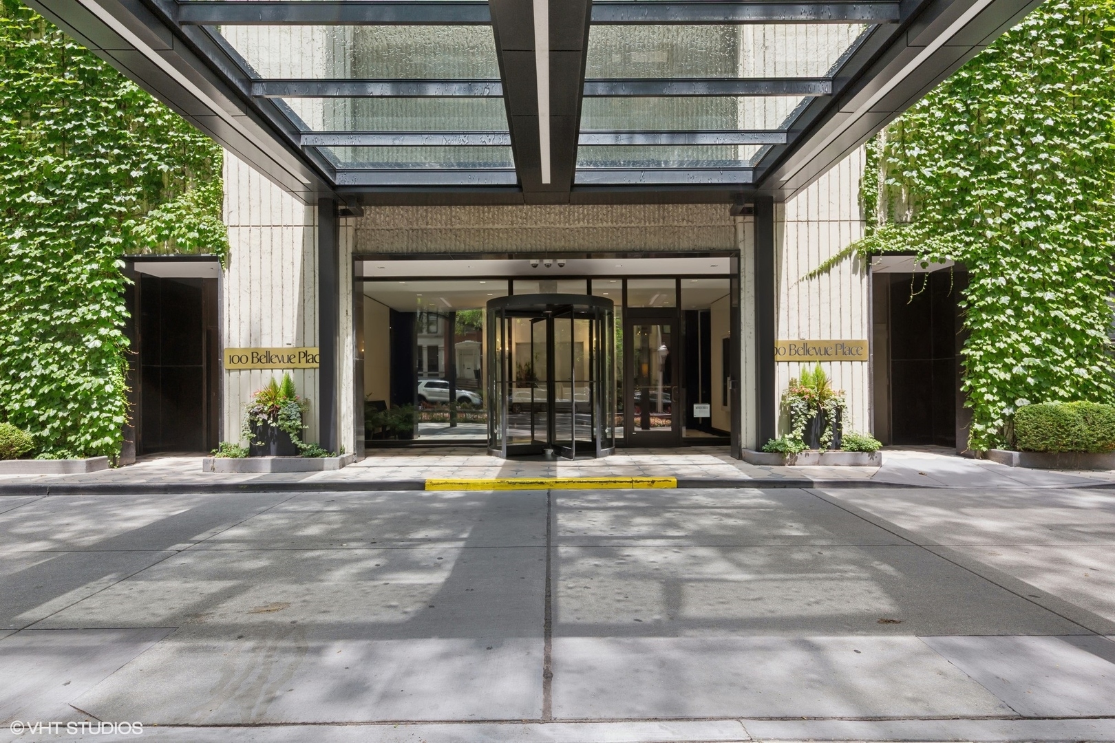 100 E Bellevue Place Unit: 24E