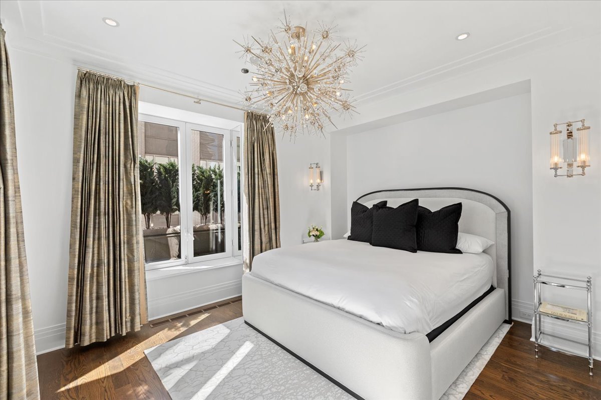 159 E WALTON Place Unit: 11F