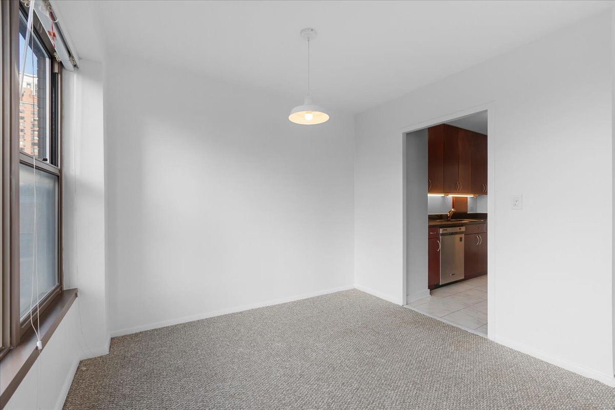 2970 N Lake Shore Drive Unit: 6F