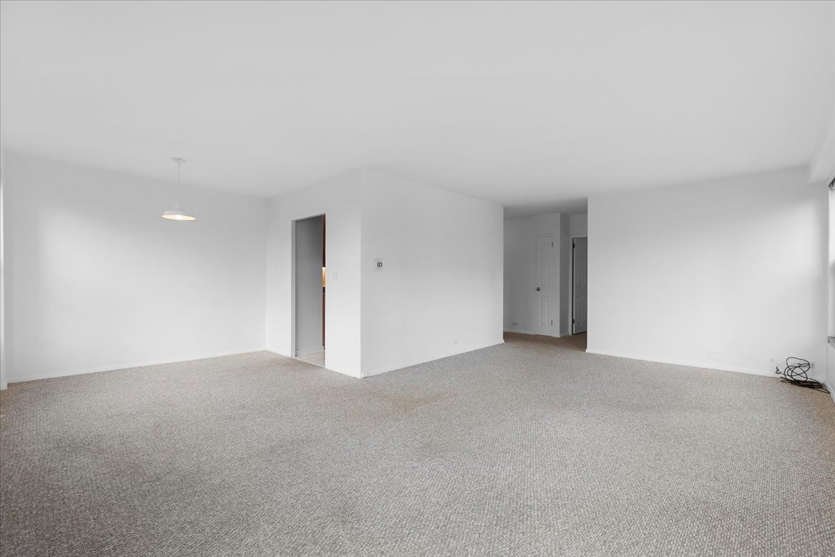 2970 N Lake Shore Drive Unit: 6F