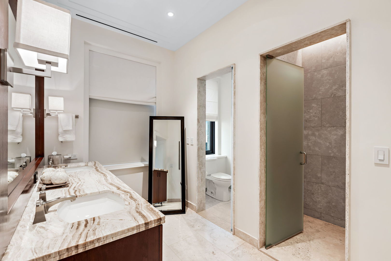 159 E Walton Place Unit: PH