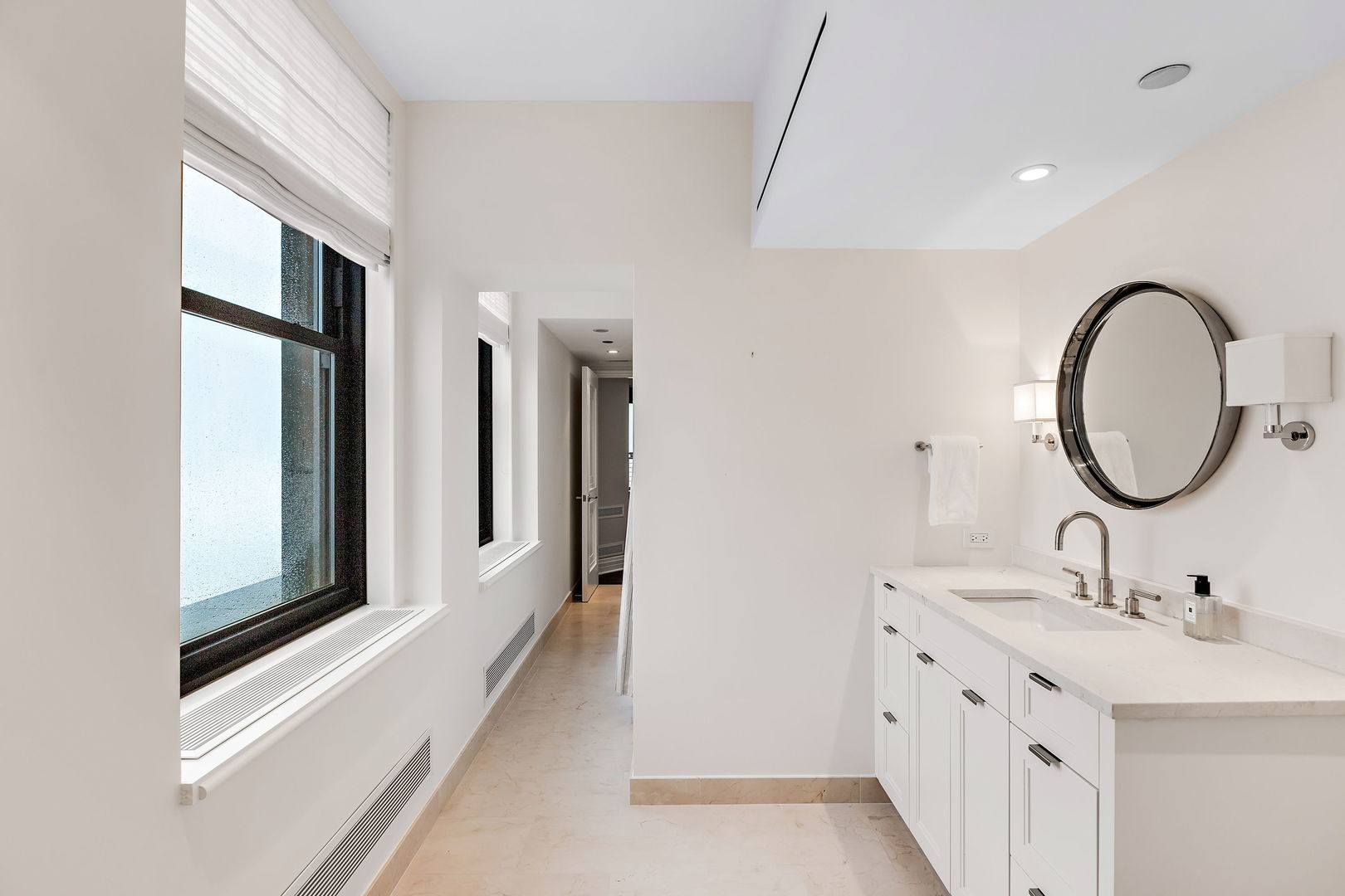 159 E Walton Place Unit: PH