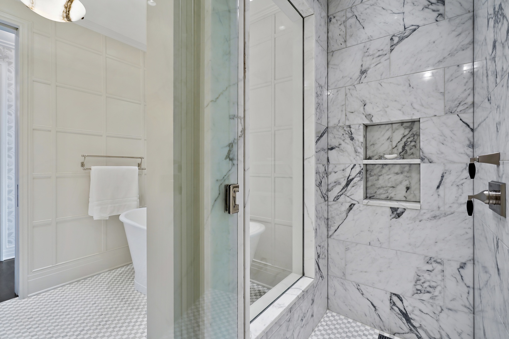 159 E Walton Place Unit: 14A