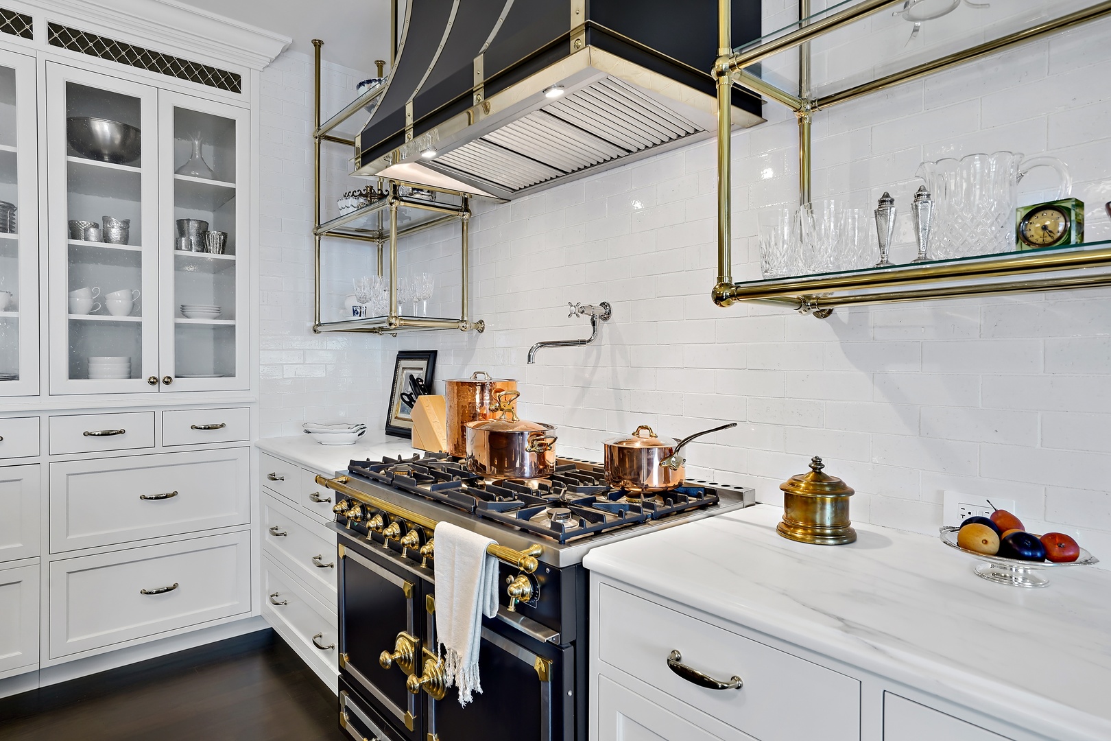 159 E Walton Place Unit: 14A