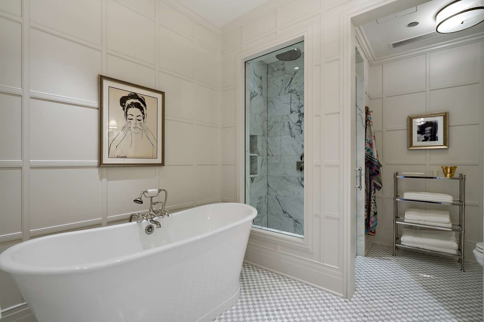 159 E Walton Place Unit: 14A