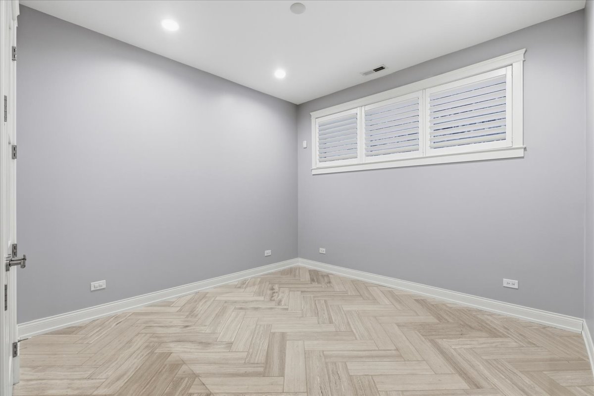 850 W Lill Avenue Unit: 1