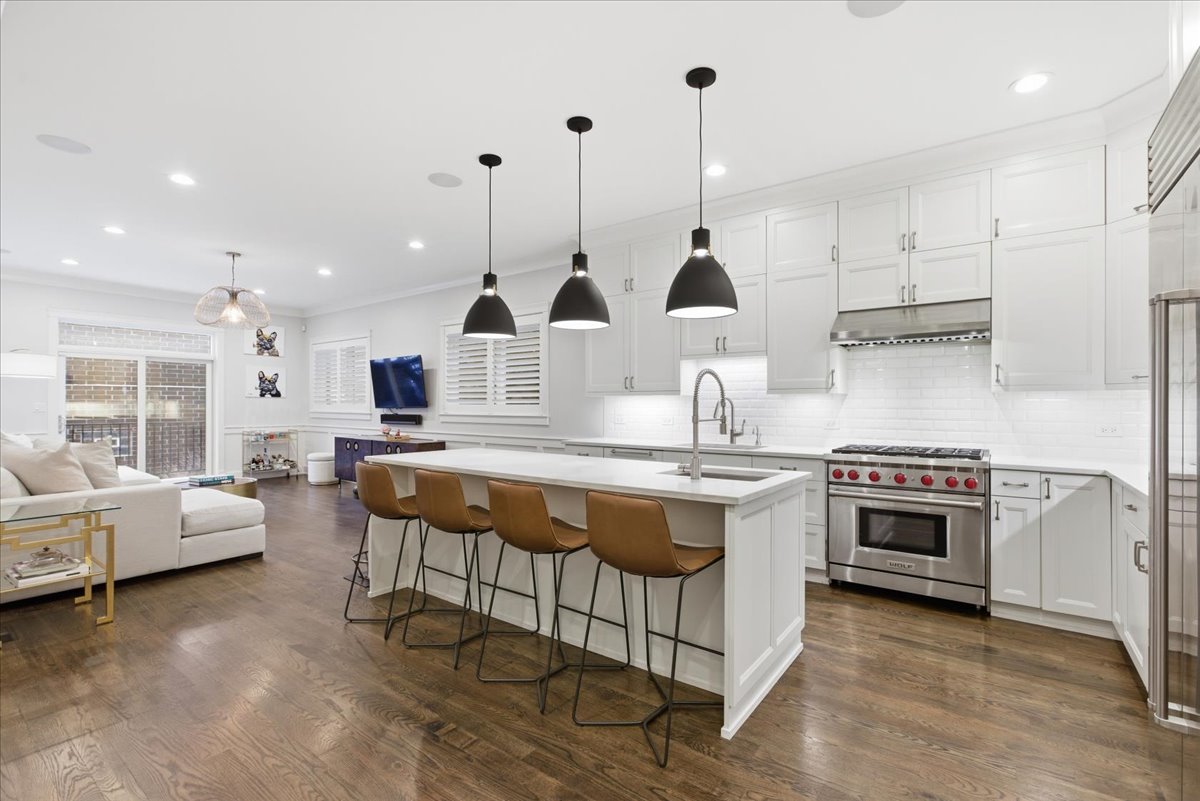 850 W Lill Avenue Unit: 1