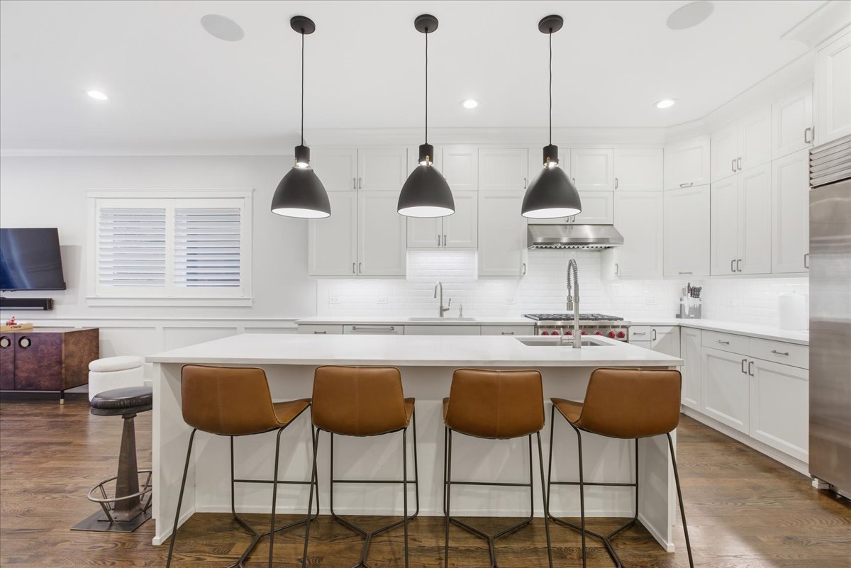 850 W Lill Avenue Unit: 1