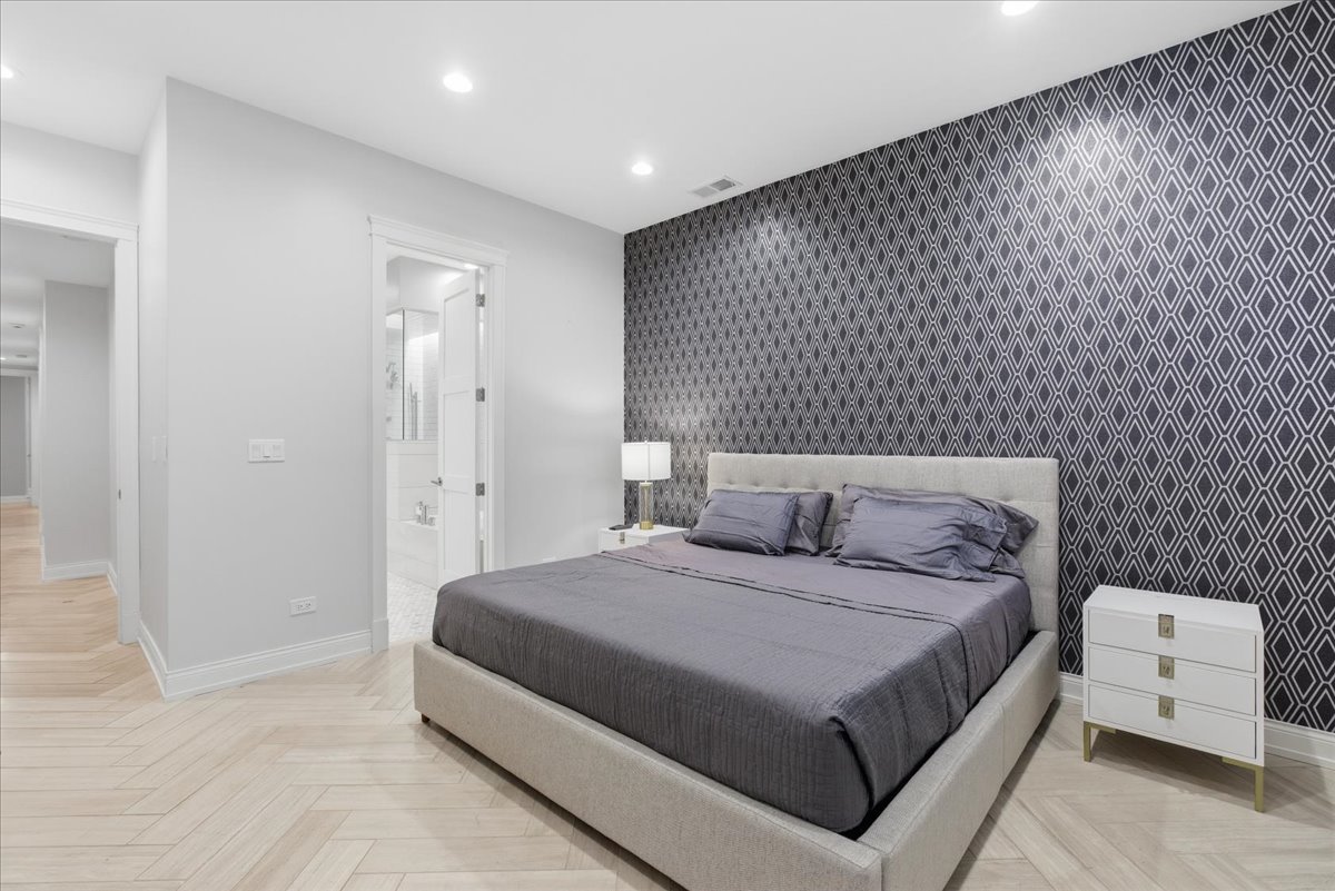 850 W Lill Avenue Unit: 1