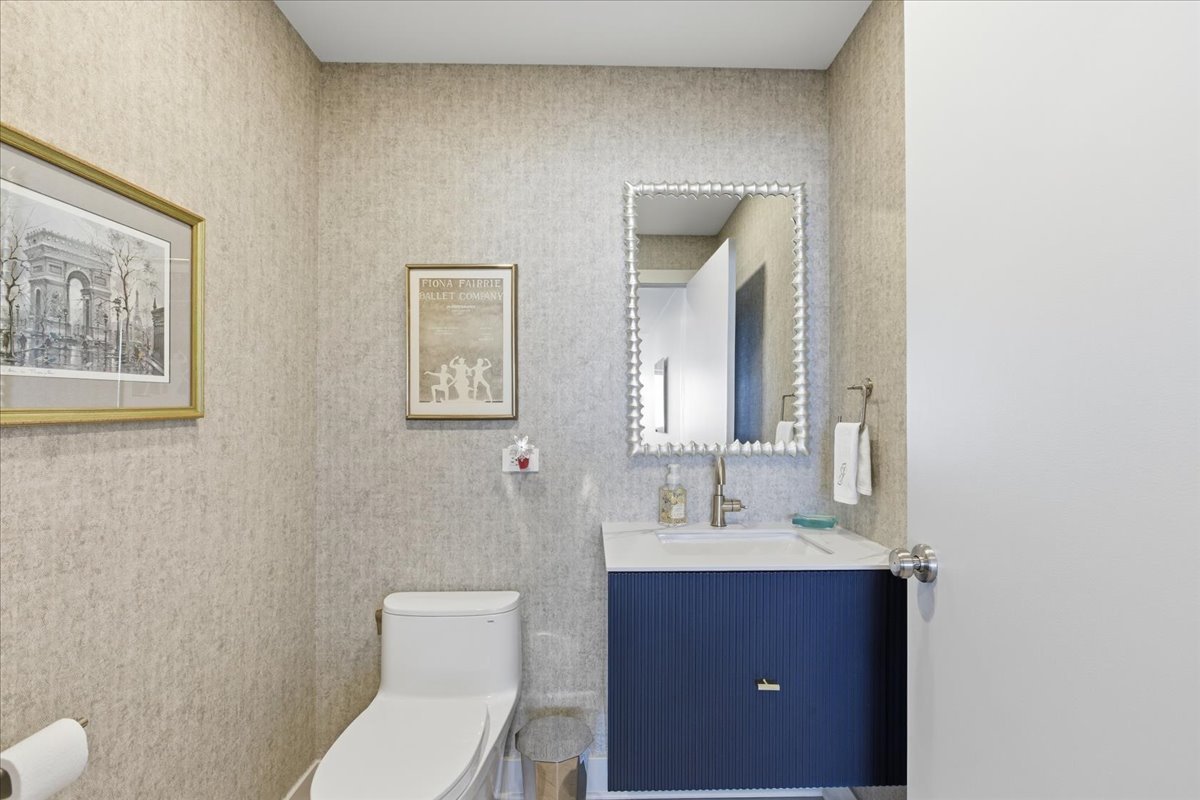 57 E Delaware Place Unit: 3904