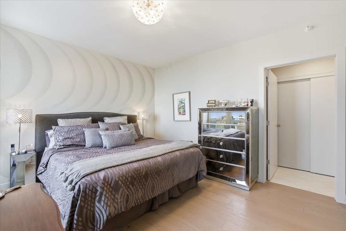 57 E Delaware Place Unit: 3904