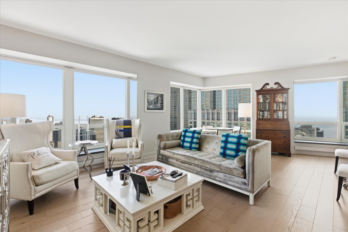 57 E Delaware Place Unit: 3904