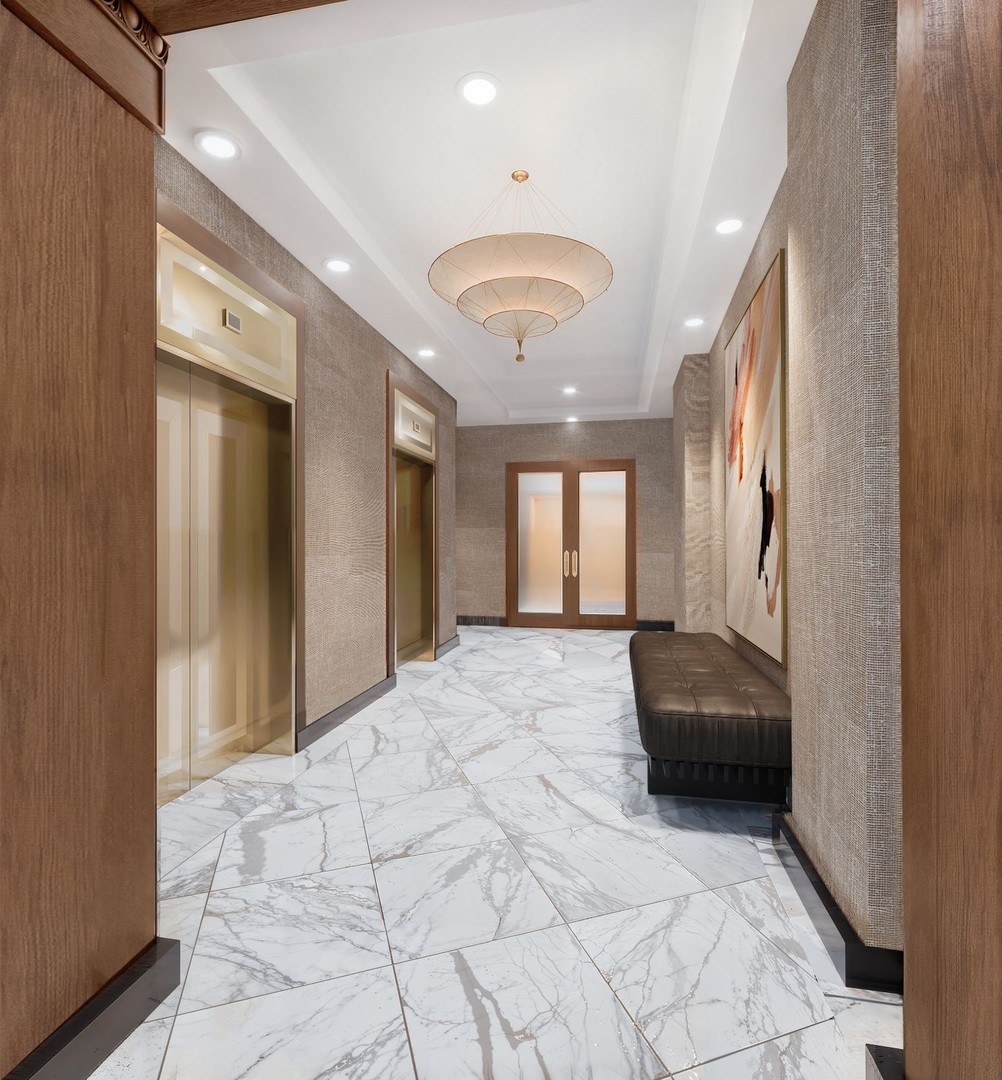 850 N Lake Shore Drive Unit: 1610
