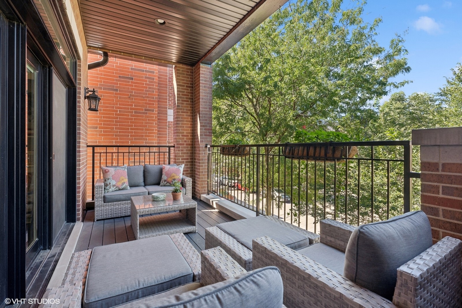 1165 W Eddy Street Unit: 2W