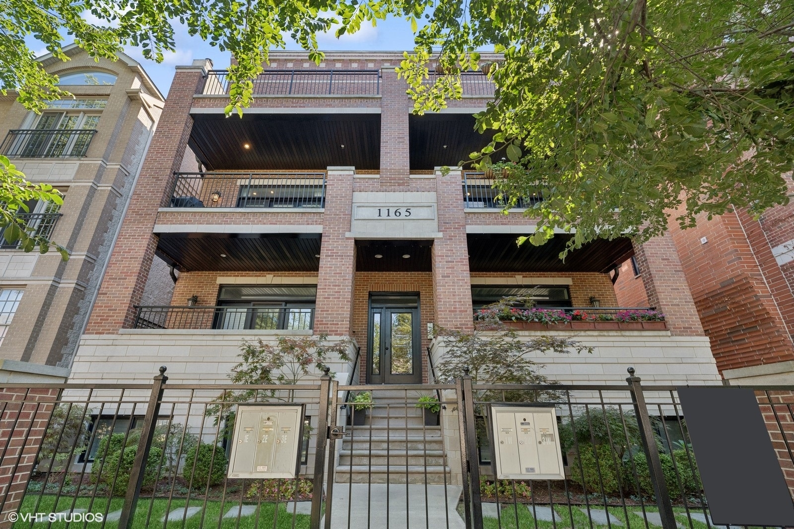 1165 W Eddy Street Unit: 2W